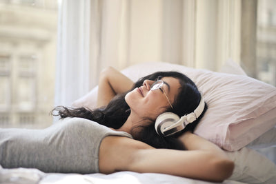 10 MUST-HAVE Songs In Your Morning Playlist To Kickstart Your Day Like A Boss Babe